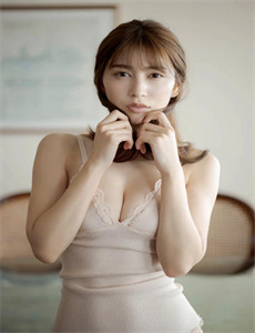 特殊的精华油9-男人用嘴添女人私密视A片
